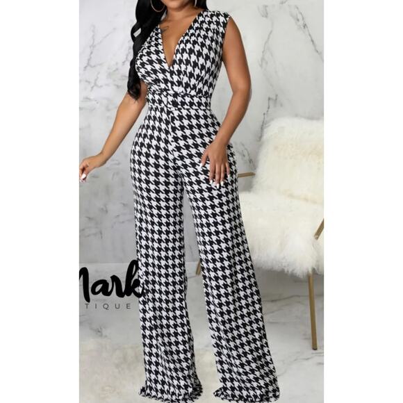 GoodTimeUSA Houndstooth V-Neck Jumpsuit – NWOT – Size Medium - Picture 3 of 8